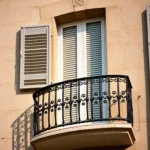 Prix peinture garde-corps extérieur : comparatif 2026