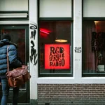 Store banne manuel ou motorisé : le calcul avant de choisir